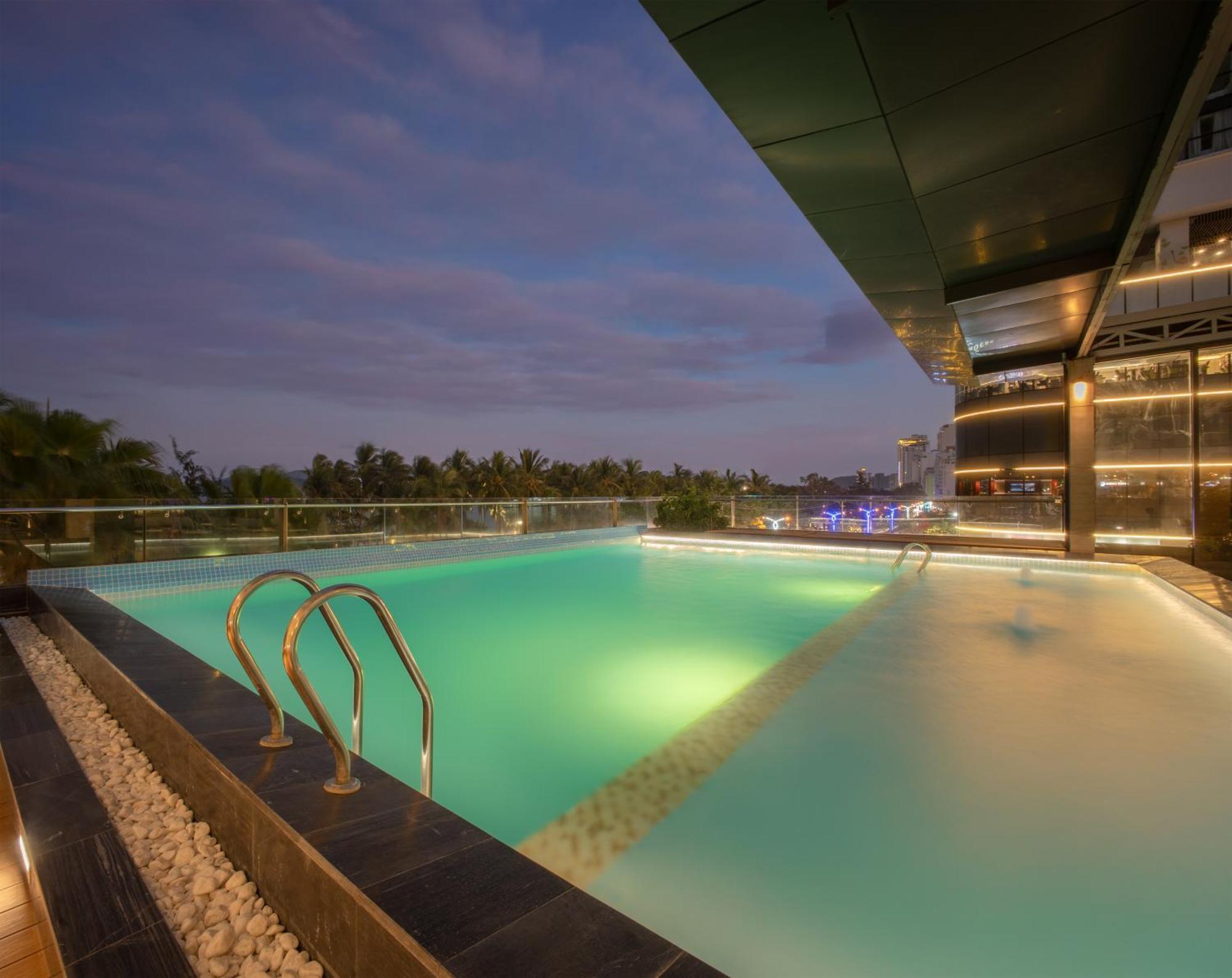 Starcity Hotel & Condotel Beachfront Nha Trang Kültér fotó
