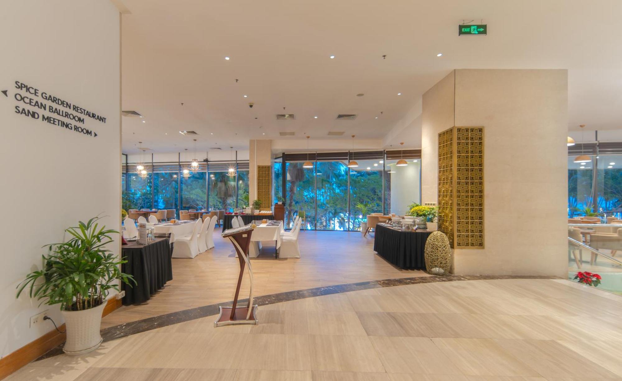 Starcity Hotel & Condotel Beachfront Nha Trang Kültér fotó